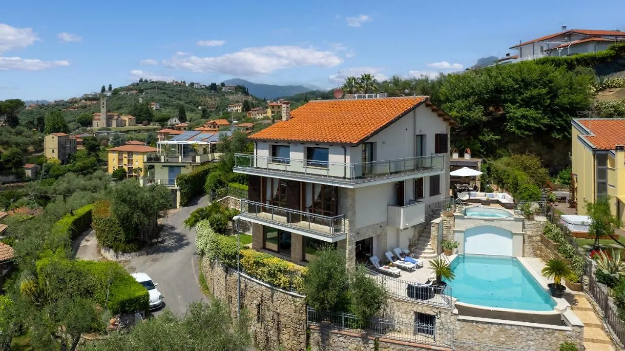Villa Dolphin 10, Emma Villas Massarosa Italy