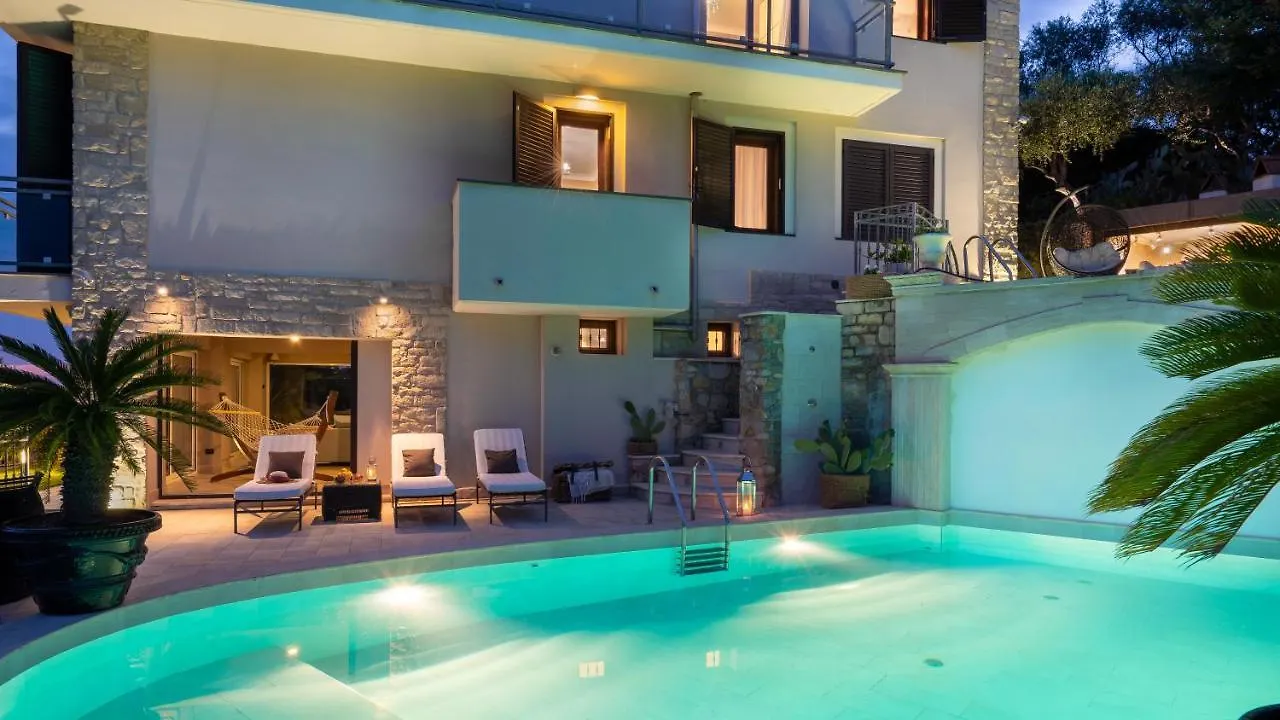 Villa Dolphin 10, Emma Villas Massarosa